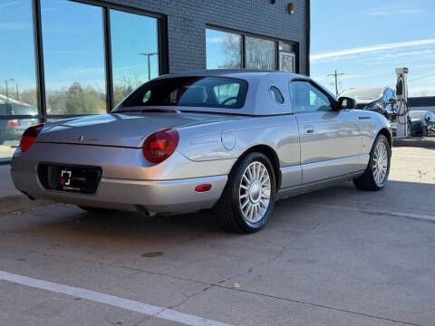 2004 Ford Thunderbird Deluxe