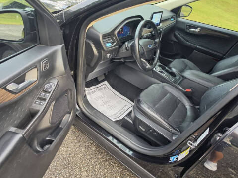 2020 Ford Escape Titanium