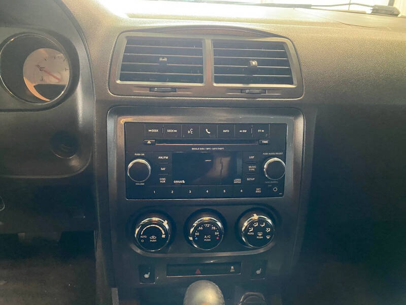 2013 Dodge Challenger SXT