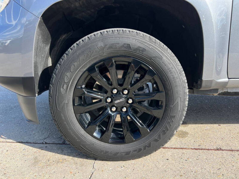 2022 GMC Canyon Elevation Standard