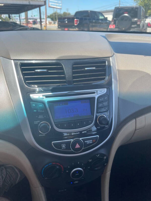 2013 Hyundai Accent GLS