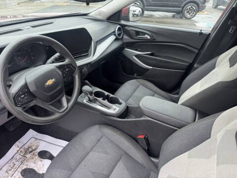 2025 Chevrolet Trax LS