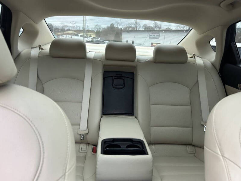 2017 Kia Cadenza Premium