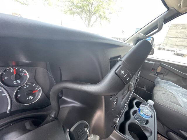 2025 Chevrolet Express 2500