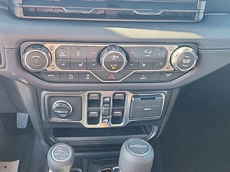 2025 Jeep Gladiator High Tide