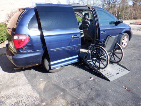 2006 Dodge Grand Caravan for sale at Mobility Motors LLC - A Wheelchair Van in Battle Creek MI