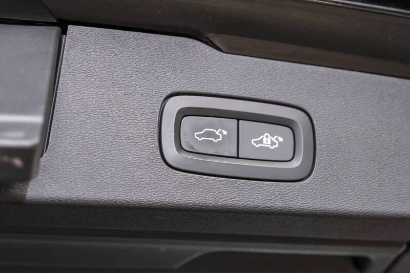 2021 Volvo V60 T5 Momentum