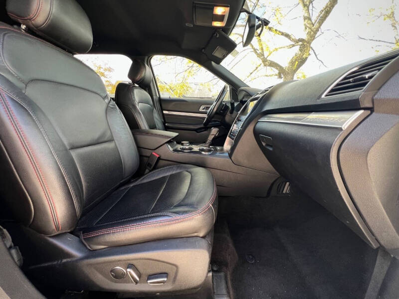 2017 Ford Explorer Sport