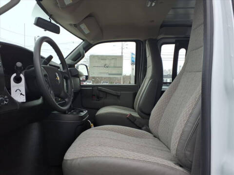 2025 Chevrolet Express 2500