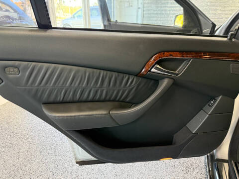 2005 Mercedes-Benz S-Class S 500 4MATIC