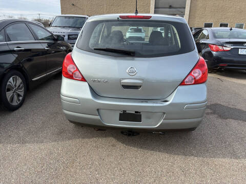 2009 Nissan Versa 1.8 S