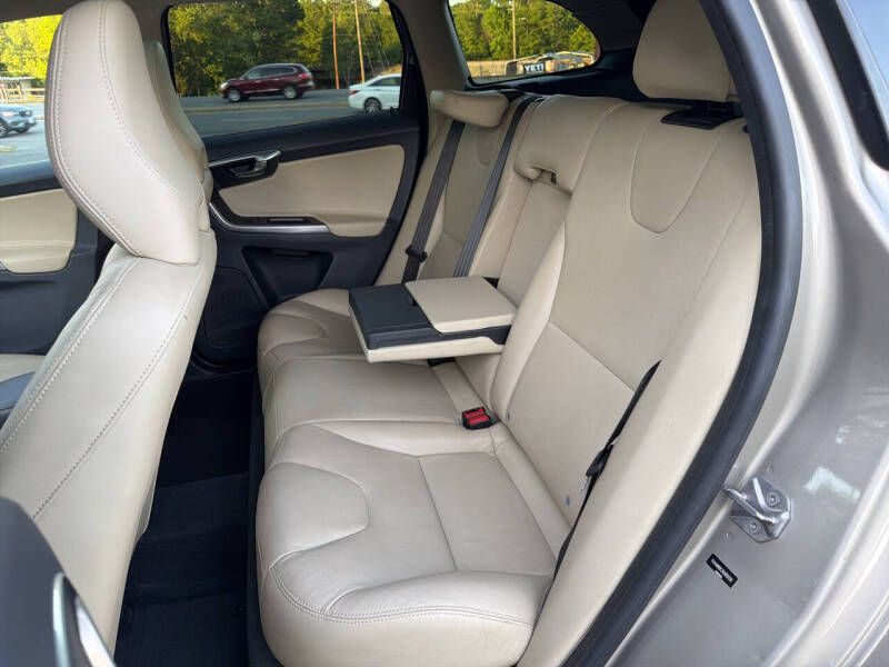 2016 Volvo XC60 T5 Drive-E Premier