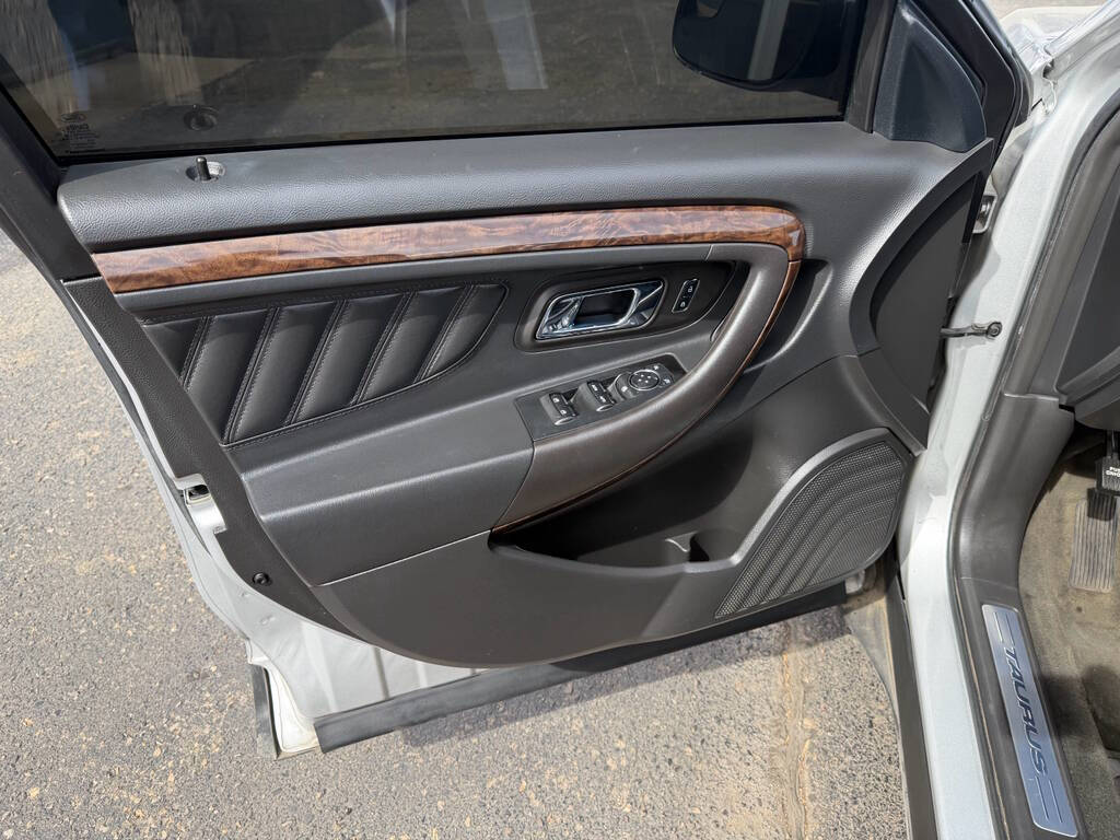 2016 Ford Taurus 15