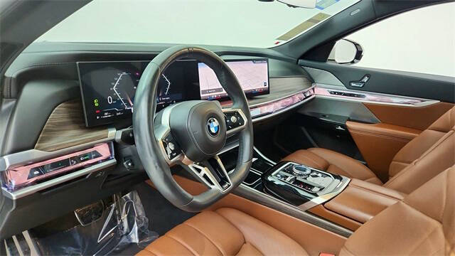 2023 BMW 7 Series 740i