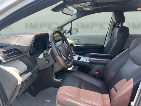 2021 Toyota Sienna Platinum 7-Passenger