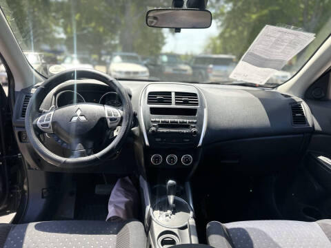 2011 Mitsubishi Outlander Sport SE