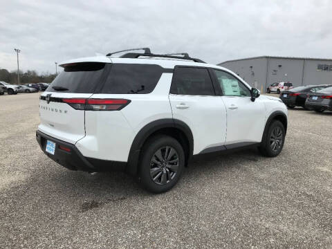 2025 Nissan Pathfinder SV