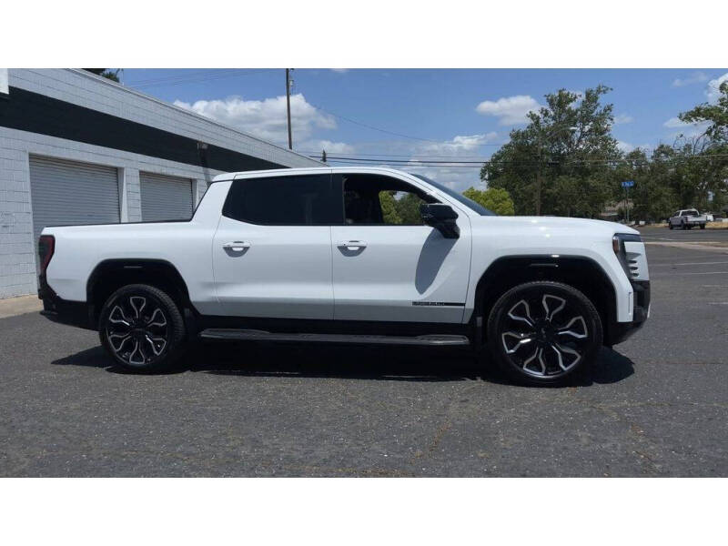 2025 GMC Sierra EV Denali