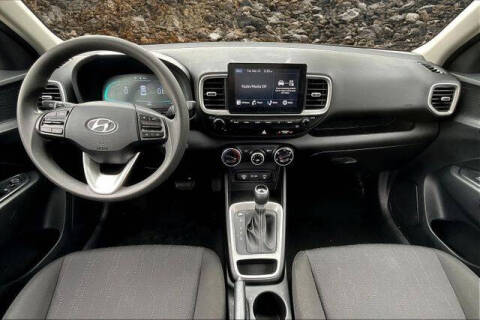 2024 Hyundai Venue SE