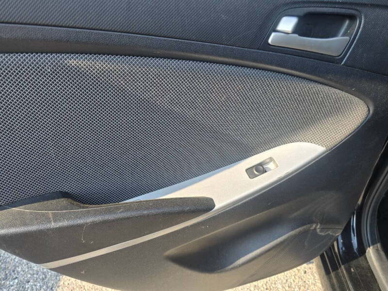 2012 Hyundai Accent GS