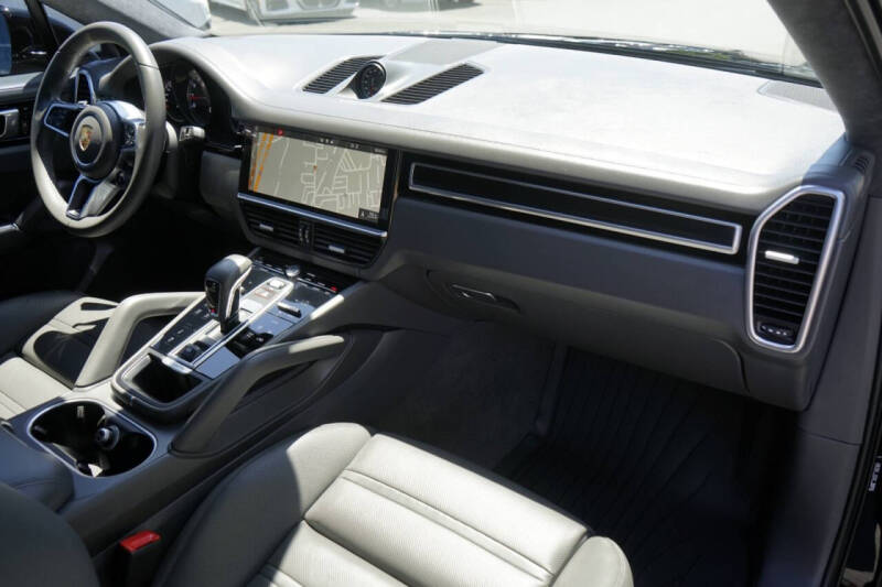 2021 Porsche Cayenne GTS Coupe