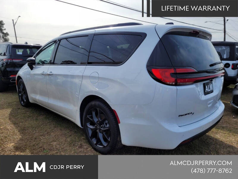 2026 Chrysler Pacifica Limited