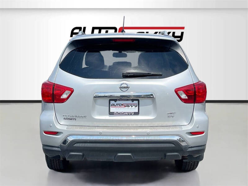 2018 Nissan Pathfinder SV