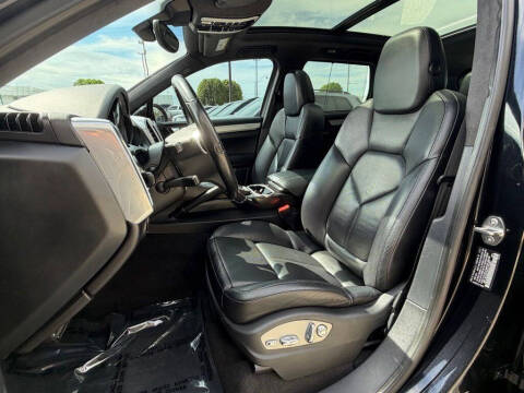 2013 Porsche Cayenne GTS