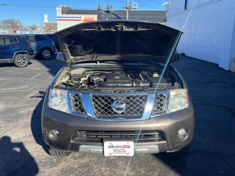 2008 Nissan Pathfinder LE
