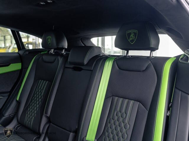 2025 Lamborghini Urus SE