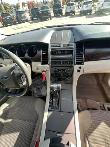 2011 Ford Taurus SEL