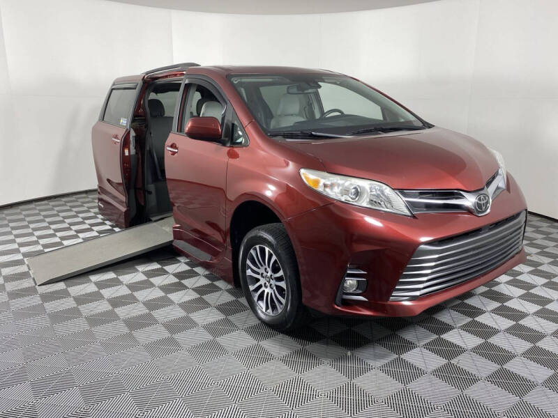 2019 Toyota Sienna for sale at AMS Vans in Tucker GA