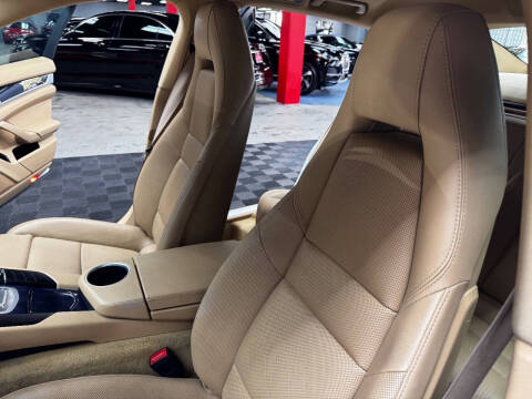 2015 Porsche Panamera 4