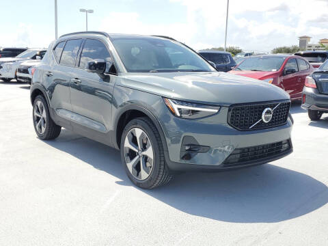 2026 Volvo XC40 B4 Plus