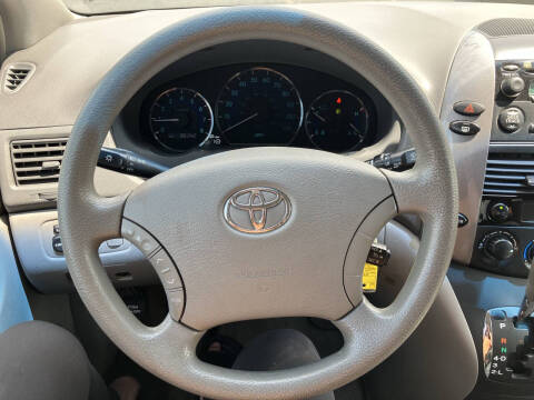 2006 Toyota Sienna LE 7 Passenger