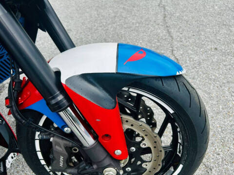 2018 Suzuki GSX-S750ZAL8