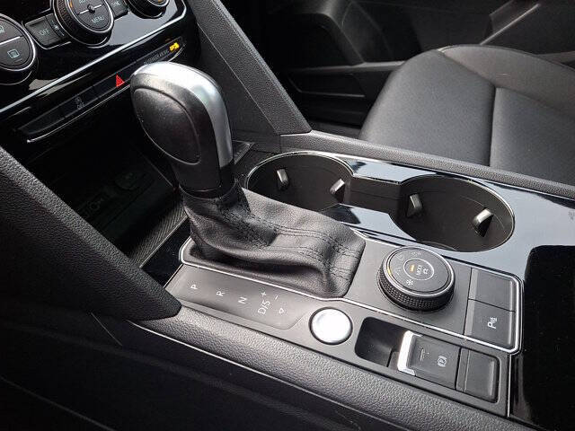 2020 Volkswagen Atlas Cross Sport V6 SEL R-Line 4Motion