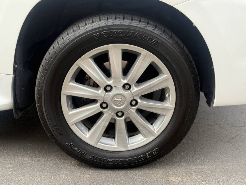 2008 Lexus LX 570 - Photo 9