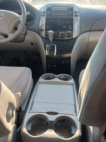2009 Toyota Sienna LE 7-Passenger