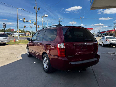 2009 Kia Sedona LX