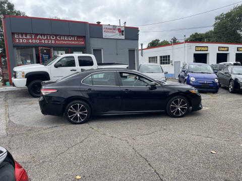 2020 Toyota Camry SE