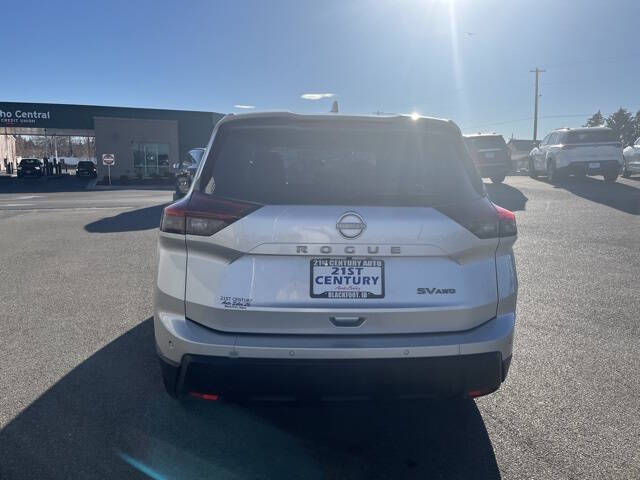 2024 Nissan Rogue SV