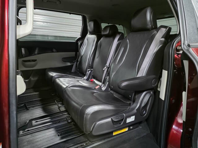 2022 Kia Carnival EX