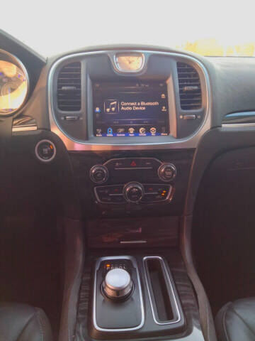 2015 Chrysler 300 Limited