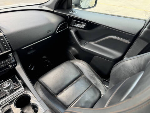 2017 Jaguar F-PACE 35t Prestige