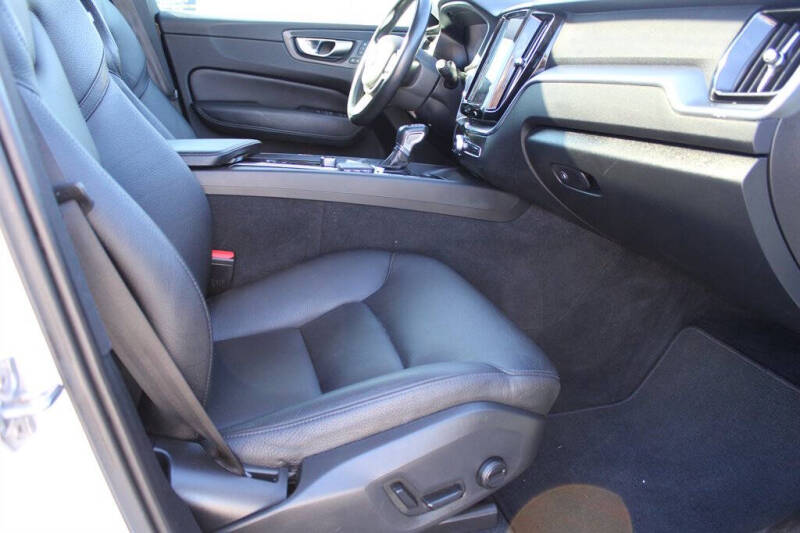 2019 Volvo XC60 T6 Momentum