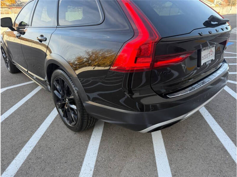 2020 Volvo V90 Cross Country T6
