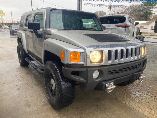 2006 HUMMER H3 for sale at Chuckie Bizzarro's Fleetwing Auto in Erie, PA