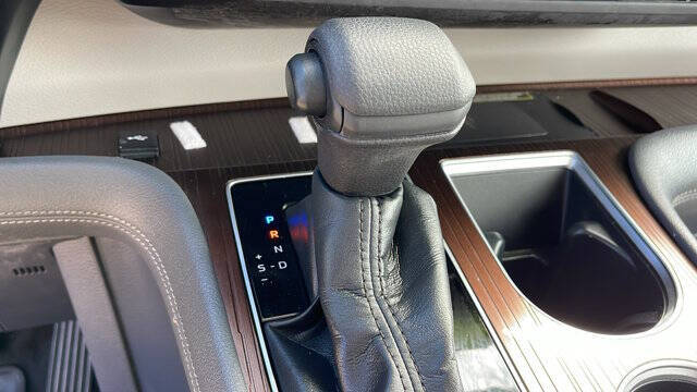 2022 Toyota Sienna LE 8-Passenger