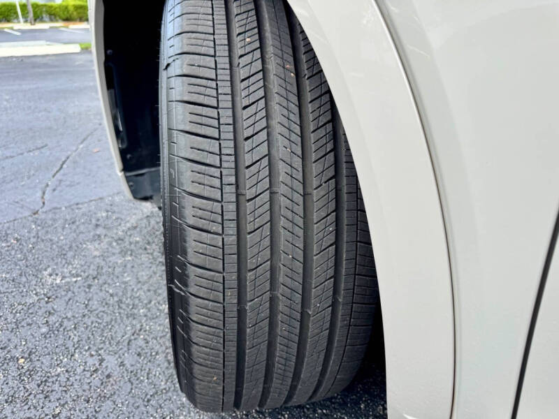 2021 Audi e-tron quattro Premium